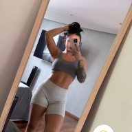 ashlyeroberts01